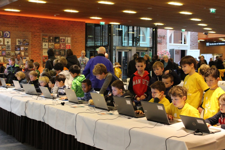 Schaakclinic met Chessity tijdens Chess on Tour in theater De Harmonie, Haarlem (2017)