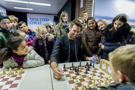 Masters Tata Steel Chess play soccer at Telstar